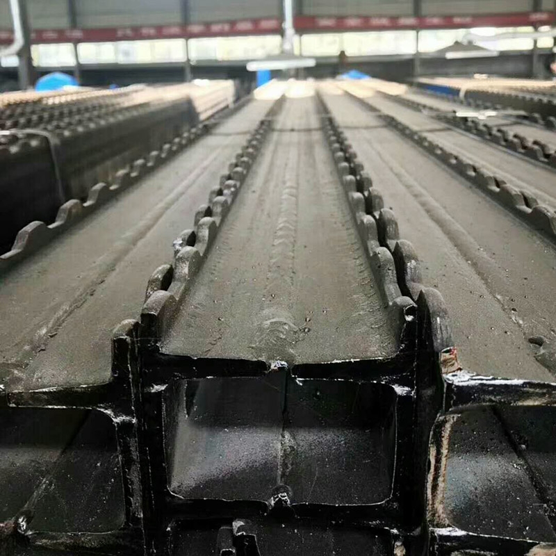 金属顶梁