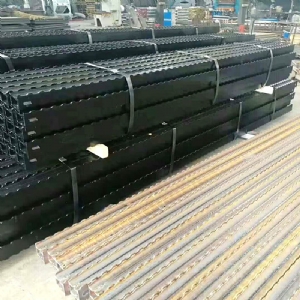 金属顶梁